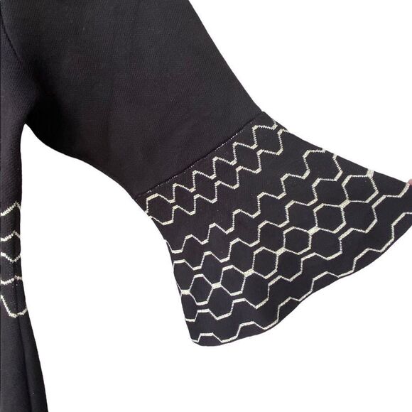 Nina Leonard Wm’s Sz XL Black Gold Thick Knit Scalloped Bell Sweater Dress - Picture 3 of 5